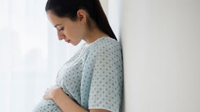 বাণিজ্যিক সারোগেসি রুখতে লোকসভায় পেশ হল বিল, ঘনিষ্ঠ আত্মীয়কেই হতে হবে সারোগেট মা