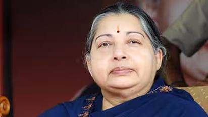 EPS announces memorial hall for Jayalalithaa at Marina