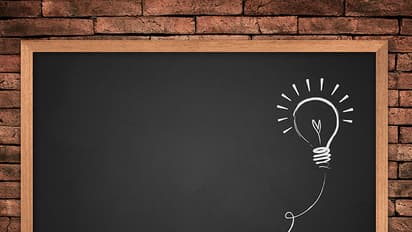 ഭാവിയിലെ ബോസിന്റെ മുന്നില് നില്ക്കാനുള്ള റിഹേഴ്സല് ആണ് സമകാലീന വിദ്യാഭ്യാസം