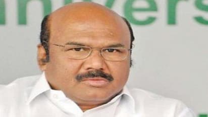 கட்சியில் பிளவு இல்லை – அசால்டாக சொல்லும் ஜெயக்குமார்…!!!