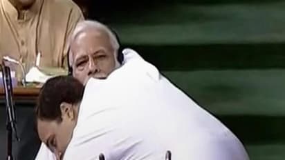 மோடியை கட்டி அணைத்தது ஏன்? ராகுல் காந்தியின் செமத்தியான விளக்கம்!