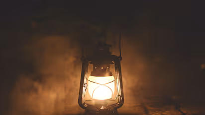 ആദ്യരാത്രിയിലെ അതിഥി!