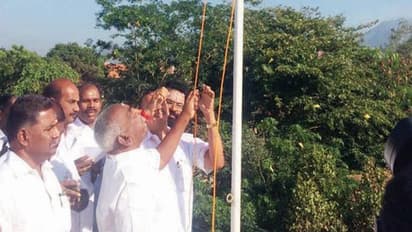 அதிமுகவில் ஏற்பட்டுள்ள பிரச்சனைக்கும், மத்திய அரசுக்கும் எந்த தொடர்பும் இல்லையாம் – சொல்கிறார் பொன்.ஆர்…