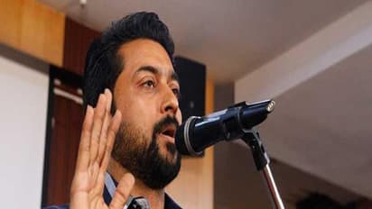 தமிழக மக்களின் மனங்களில் உயர்ந்து நிற்கும் பினராயி …. நீட் தேர்வு எழுத உதவிய கேரள முதலமைச்சரின் பாதந்தொட்டு வணங்குவதாக நடிகர் சூர்யா நெகிழ்ச்சி..