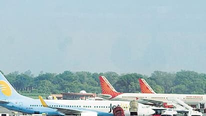 డిల్లీకి రెండు రోజులు విమాన సర్వీసులు బంద్