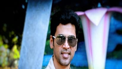 பிக் பாஸ் வீட்டிற்குள் நுழைகிறாரா பாடகர் க்ரிஷ்? சந்தேகத்தை ஏற்படுத்திய ட்விட்!