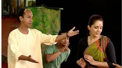 Video: Manju Warrier mesmerises as Shakunthala on stage