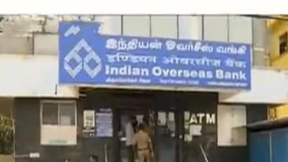 வங்கி சுவரை ஓட்டை போட்டு நகை பணத்தை கொள்ளையடித்த மர்ம நபர்கள் - ஸ்கெட்ச் போட்டு தூக்கிய தமிழக போலீஸ்..!