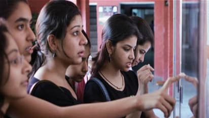 PUC Result : ಜೀವನ ’ಅನುಭವ’ದ ಪಾಠ ಹೇಳಿದ ಯೋಗರಾಜ್ ಭಟ್!