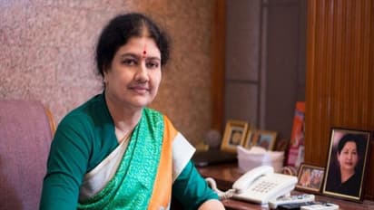 சசிகலா நியமனம் ரத்துக்கு எதிராக தேர்தல் ஆணையத்தில் மனு - அடுத்த கட்டத்தை நோக்கி தினகரன் குரூப்...