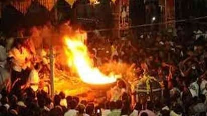 தி.மலை தீபத் திருவிழா..! அதிகாலையில் ஏற்றப்பட்ட பரணி தீபம்..! அரோகரா கோஷம் முழங்க பக்தர்கள் தரிசனம்