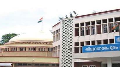 മേയറും ഡെപ്യൂട്ടി മേയറും എങ്ങനെ ക്വാറന്റൈനില് നിന്നൊഴിവായി; ചോദ്യവുമായി ബിജെപി കൗണ്സിലര്