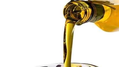 மறந்து கூட இந்த எண்ணெயில் தீபம் எற்றாதீங்க.....! விளைவுகள் மிக மோசம்...!