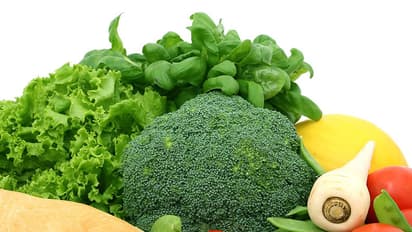 ಮಾಂಸಾಹಾರ ತ್ಯಜಿಸಿ ಸಸ್ಯಹಾರಿಗಳಾಗುತ್ತಿದ್ದೀರಾ : ಎಚ್ಚರ ಕೆಲ ಗಂಭೀರ ಸಮಸ್ಯೆ ಕಾಡಬಹುದು...