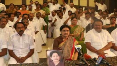 தங்க பிஸ்கட்.. ரூ.2 கோடி பணம்... டீலா? நோ டீலா?- ஊசலாட்டத்தில் எம்எல்ஏக்கள்