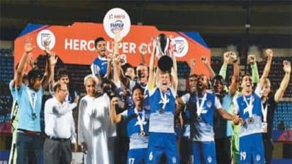 சூப்பர் கோப்பை கால்பந்து - பெங்களூரு எஃப் சி அணி சாம்பியன் பட்டம் வென்று அசத்தல்...