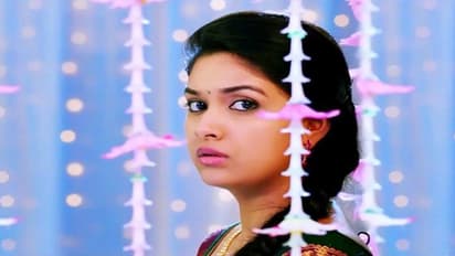 இத்தனை கோடிக்கு ஒர்த் இல்லை... கீர்த்தியை கழட்டிவிடும் இயக்குனர்கள்...