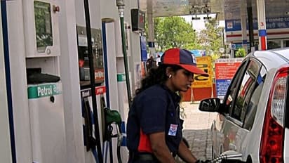 ದೀಪಾವಳಿ ಗಿಫ್ಟ್: ಪೆಟ್ರೋಲ್, ಡೀಸೆಲ್ ದರದಲ್ಲಿ ಗಮನಾರ್ಹ ಇಳಿಕೆ!