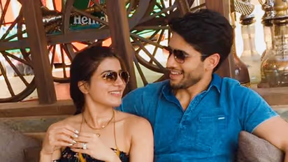 Samantha shows off her engagement ring