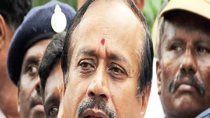 அட்மின் போட்டது எனக்கு தெரியவே தெரியாது..! மூன்று மொழிகளில் மாறி மாறி விளக்கம் கொடுத்த ஹெச்.ராஜா