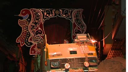 ಸಂಭ್ರಮದ ಮಧ್ಯೆ ಸೂತಕ: ಗಣೇಶನ ಹೊತ್ತ ವಾಹನ ಡಿಕ್ಕಿ, ಬಾಲಕ ಸಾವು