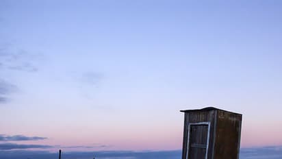 വീട്ടില്‍ 15 കാറുണ്ട്, പക്ഷെ വീ​​​​ട്ടി​​​​ൽ ശൗ​​ചാ​​ല​​യം ഇല്ല.!