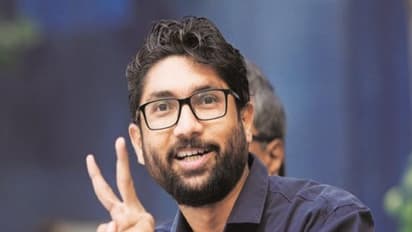 குஜராத் சுயேட்சை எம்எல்ஏ ஜிக்னேஷ் மேவானி நள்ளிரவில் திடீர் கைது..!