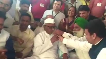 അണ്ണാ ഹസാരെ നിരാഹാര സമരം അവസാനിപ്പിച്ചു