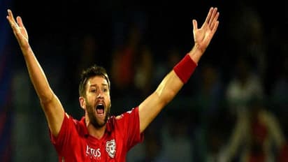 பஞ்சாப் பவுலிங்கை பறக்கவிட்ட சுனில் நரைன்!! அடுத்தடுத்து விக்கெட்டை வீழ்த்தி ஆண்ட்ரூ டை அபாரம்