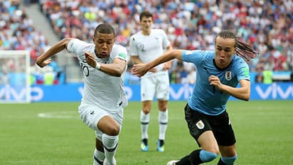 വരേന്റെ തലപ്പൊക്കത്തില് ഫ്രാന്സ് മുന്നില്