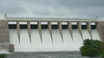 தொடர் மழையால் வேகமாக நிரம்பிய அணைகள்.. ஆறுகளில் வெள்ளப்பெருக்கு… 10 கிராம மக்களுக்கு எச்சரிக்கை.!