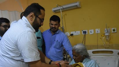 MP rushes to ailing 'Saalumarada' Thimmakka while Siddaramaiah government continues to ignore her