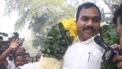 என் புத்தகம் புயல் கிளப்பும், பல உண்மைகளை கொட்டும்: தெளியவைத்து தெளியவைத்து அடிக்கும் ஆ.ராசா