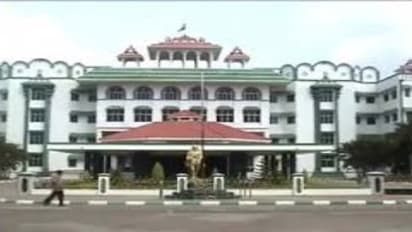 எஸ்மா சட்டம் பாயும்! டிரைவர், கண்டக்டர்களை கண்டிக்கும் உயர்நீதிமன்ற கிளை...