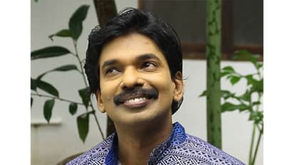 ചാനല് അവാര്ഡായിരുന്നെങ്കില് അവര് ഇളിച്ച് പോയി വാങ്ങിച്ചേനേ: വിമര്ശനവുമായി സന്തോഷ് പണ്ഡിറ്റ്