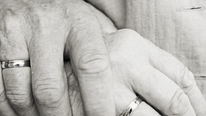 ಪತಿ ಮೃತಪಟ್ಟ ಐದು ನಿಮಿಷದಲ್ಲಿಯೇ ಪತ್ನಿ ಸಾವು