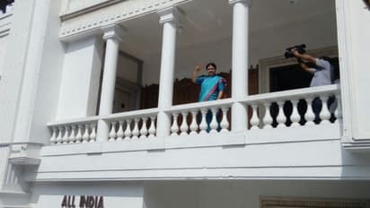 முதலமைச்சராகிறார் சசிகலா - ஓபிஎஸ் பச்சை கொடி...!!!