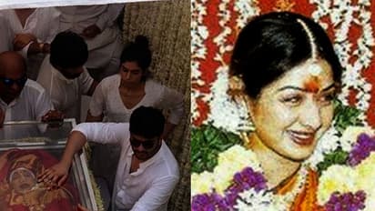 Sridevi Cremated, gone forever! Last Pictures Of The Actress. Video and pictures