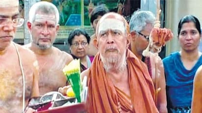 சங்கரமடத்திற்கு எடுத்து செல்லப்பட்டது ஜெயேந்திரர் உடல்..!