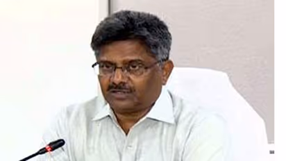 జగన్ కు షాక్: వైసిపిలో చేరబోనన్న మాజీ డీజీపి