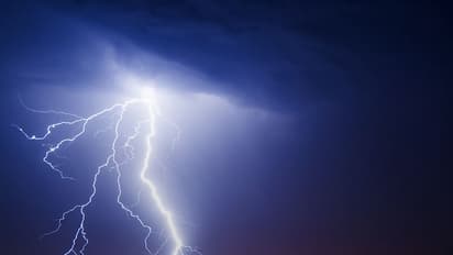 ರಾಜ್ಯದ ವಿವಿಧೆಡೆ ಅಕಾಲಿಕ ಮಳೆ: ಸಿಡಿಲಿಗೆ ಕಾರ್ಮಿಕ ಸಾವು