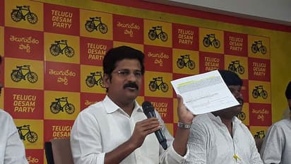 కేసిఆర్ రజాకార్ల సైన్యం తయారు చేస్తుండు : రేవంత్