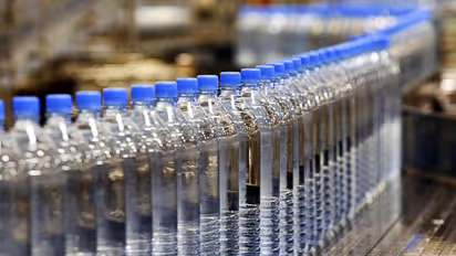 സൗജന്യമായി കിട്ടിയ ഒരു കുപ്പിവെള്ളം ഒരു സിനിമാ തിയറ്ററില് സൃഷ്ടിച്ച പുകില്!