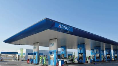 അഡ്നോക് പമ്പുകളില് ഇന്ധനം നിറയ്ക്കാന് ജീവനക്കാരുടെ സഹായം വേണമെങ്കില് അധികം പണം നല്കണം