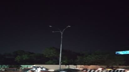 முதல்வர் உள்சென்ற போது அணைக்கப்பட்ட மின்விளக்கு..! ஆளுநர் மாளிகையில் நடந்த பேச்சுவார்த்தை..?!