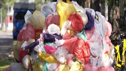 அதிரடி சோதனையில் சிக்கிய 650 கிலோ பிளாஸ்டிக் பொருட்கள்; ஒரே பகுதியில் இவ்வளவு பிளாஸ்டிக்கா? அதிகாரிகள் அதிர்ச்சி...