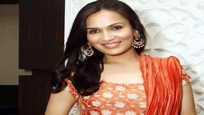 ஜல்லிக்கட்டுக்கு எதிராக செயல்படுகிறாரா சௌந்தர்யா....!!! சந்தேகத்தை ஏற்படுத்திய செயல்...!!!