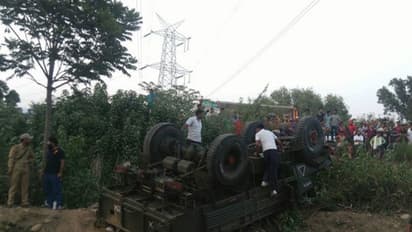 ಯೋಧರನ್ನು ರಕ್ಷಿಸಿದ ಯುವಕರು