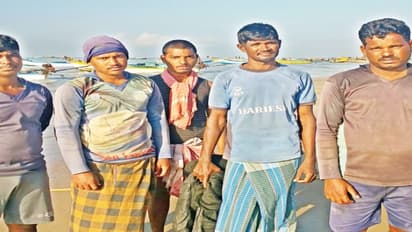 நாகை மீனவர்களை கட்டையால் தாக்கிய இலங்கை மீன்வர்கள்; ரூ.8 இலட்சம் மதிப்புள்ள வலைகள், மீன்கள் பறிப்பு…