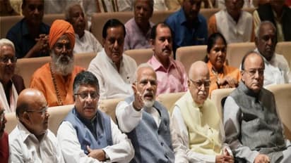 கொஞ்சம், கொஞ்சமாக பலம் குறையும் பாஜக ….. தனிப் பெரும்பான்மையை இழக்கும் ஆபத்து !! ஒரு இடம் குறைஞ்சால் கூட அவுட்….